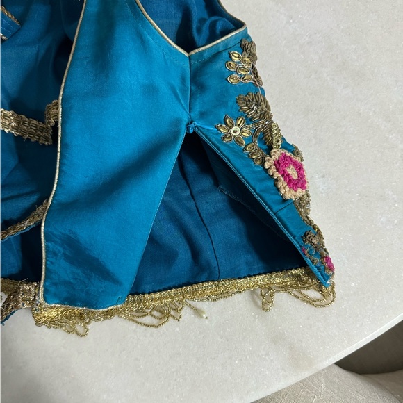 Gorgeous multi color lengha - Picture 15 of 16